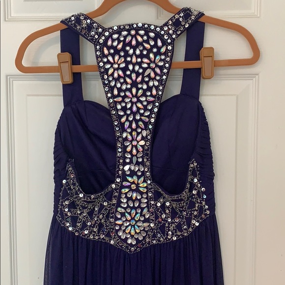 Dress. - Picture 3 of 3